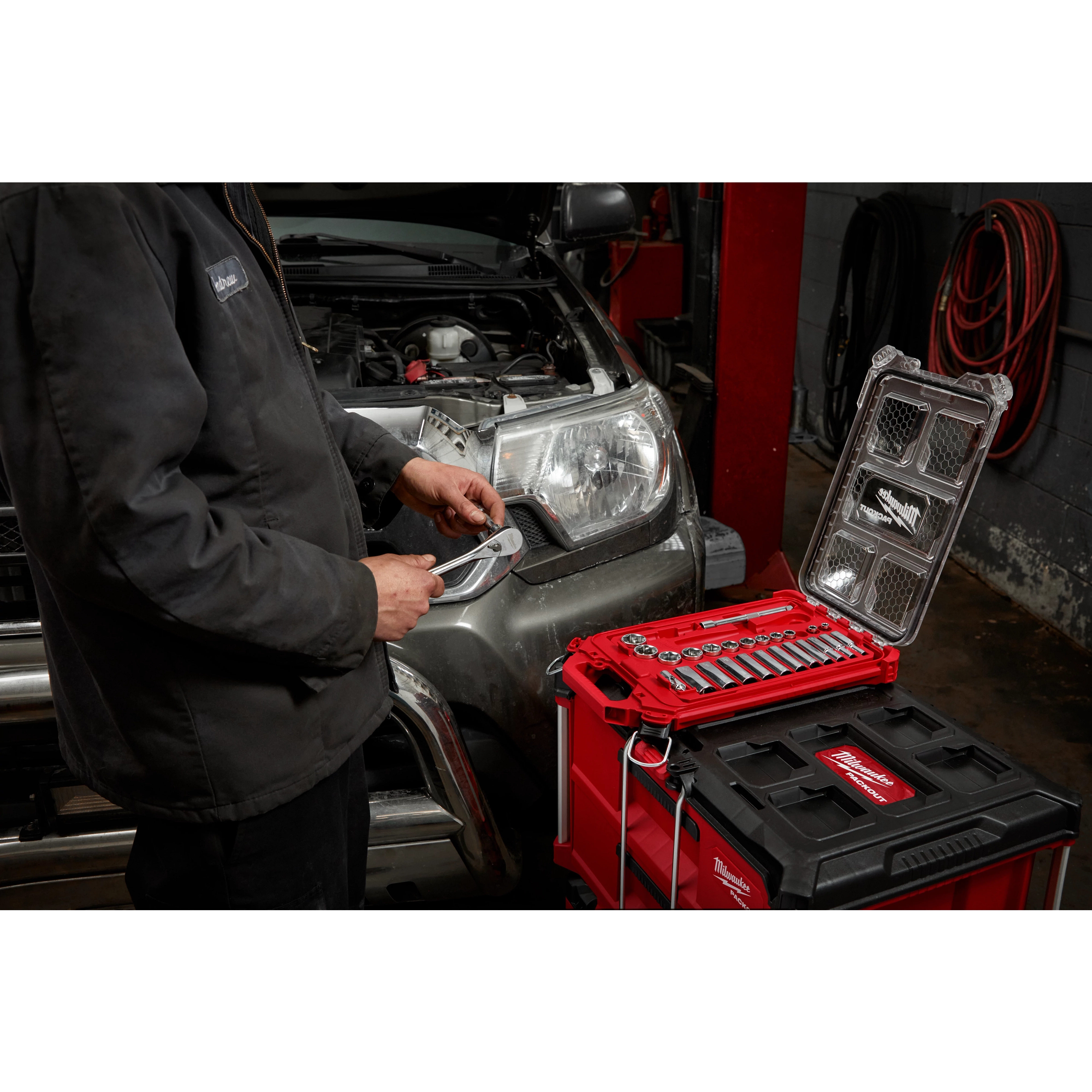 28PC 3/8” SAE Ratchet and Socket Set with PACKOUT™ Low-Profile Compact Organizer