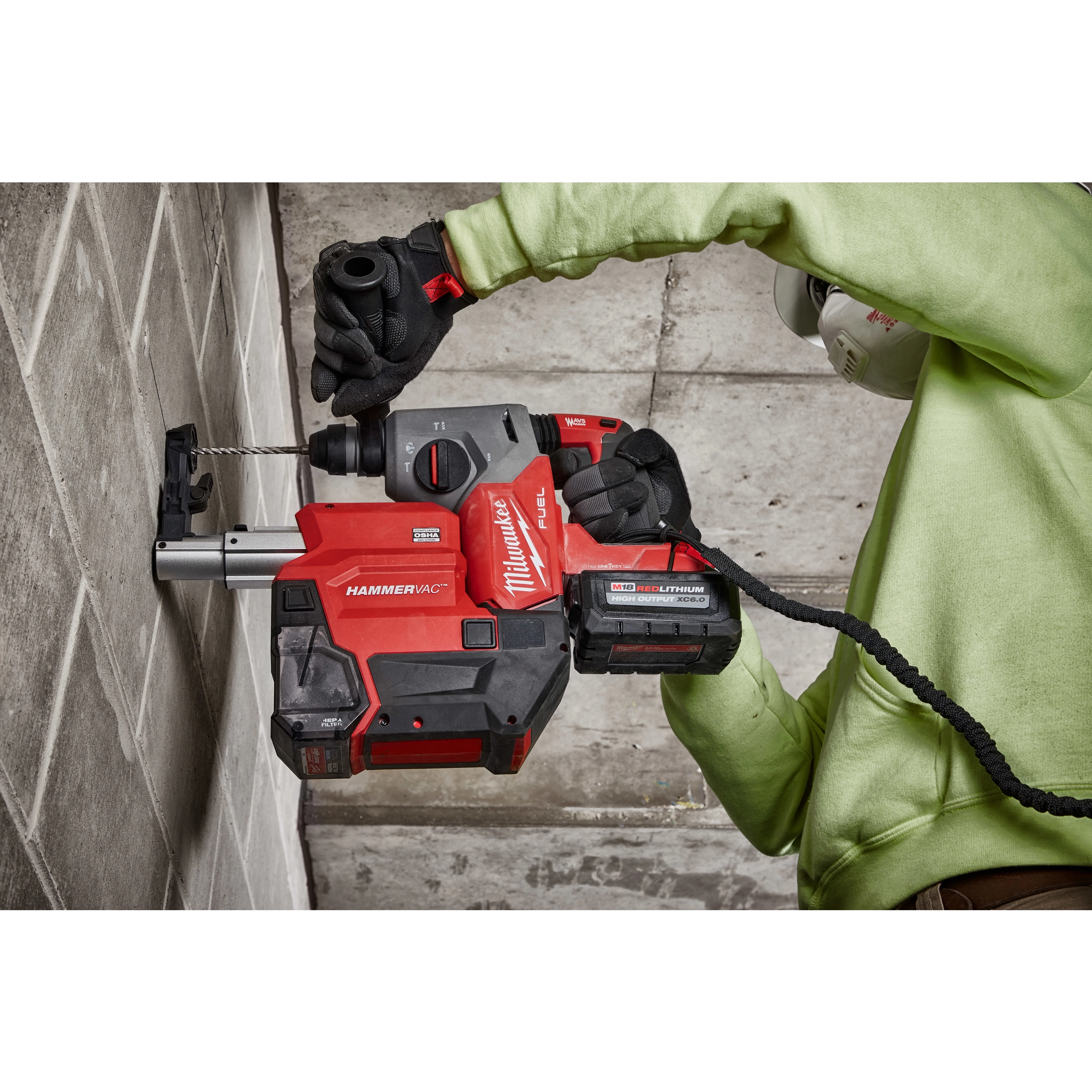 M18 FUEL™ 1" SDS Plus Rotary Hammer w/ ONE-KEY™ and HAMMERVAC™ Dedicated Dust Extractor