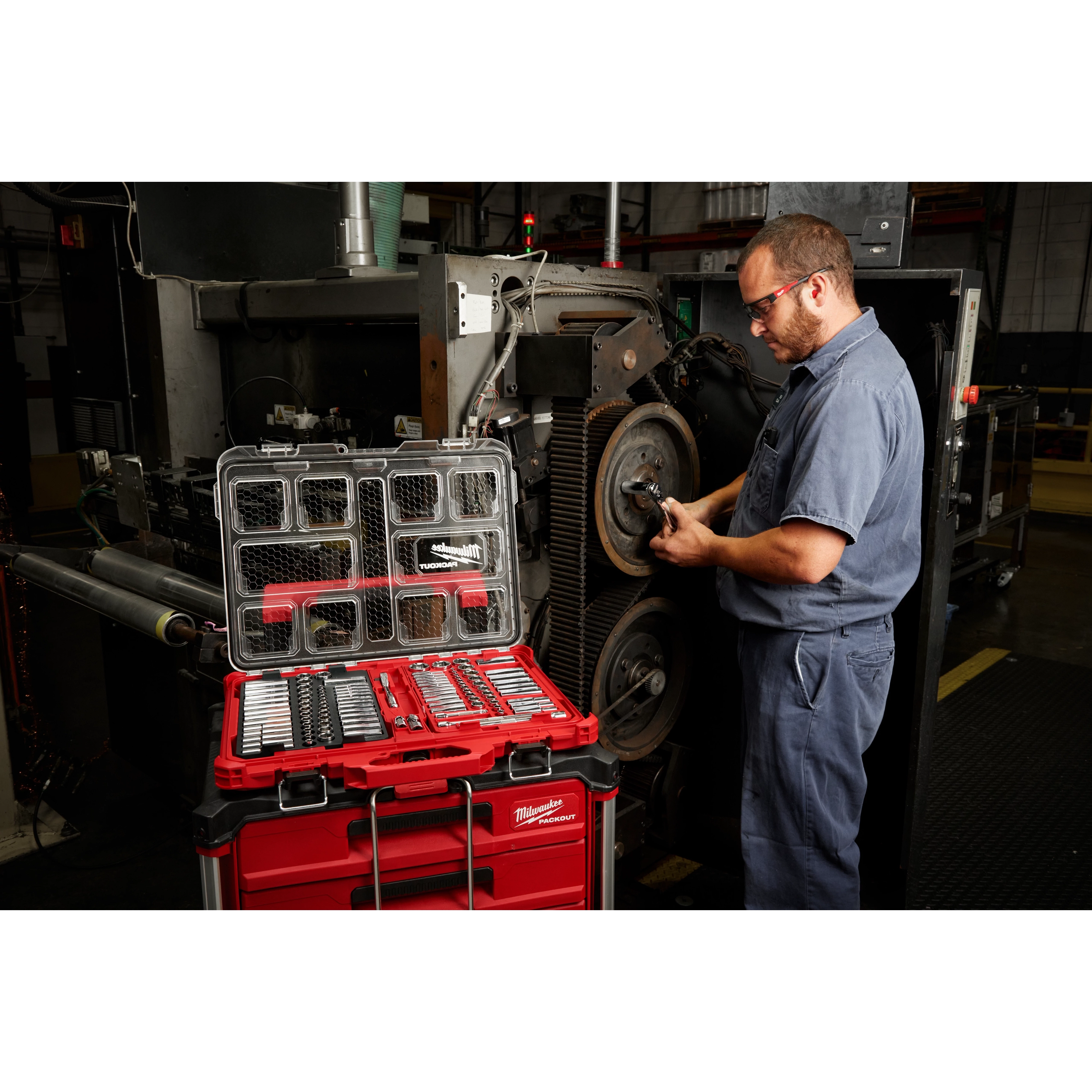 106pc 1/4" and 3/8" Metric & SAE Ratchet and Socket Set with PACKOUT™ Low-Profile Organizer