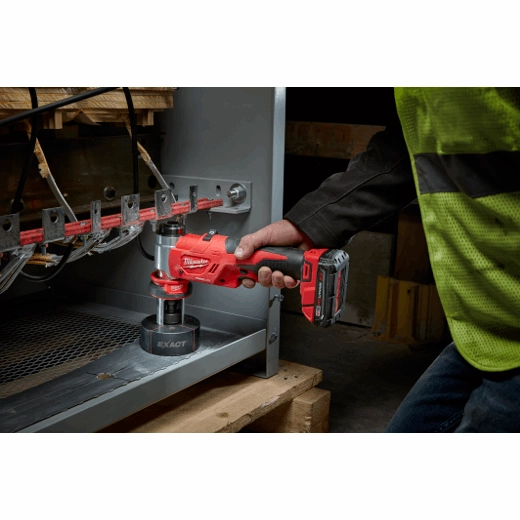 2677-20, 2677-21 - FORCELOGIC™ M18™ 6 Ton Knockout Tool 1/2" – 2" Kit