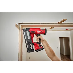 M18 FUEL™ 16 GAUGE FINISH NAILER App Shot