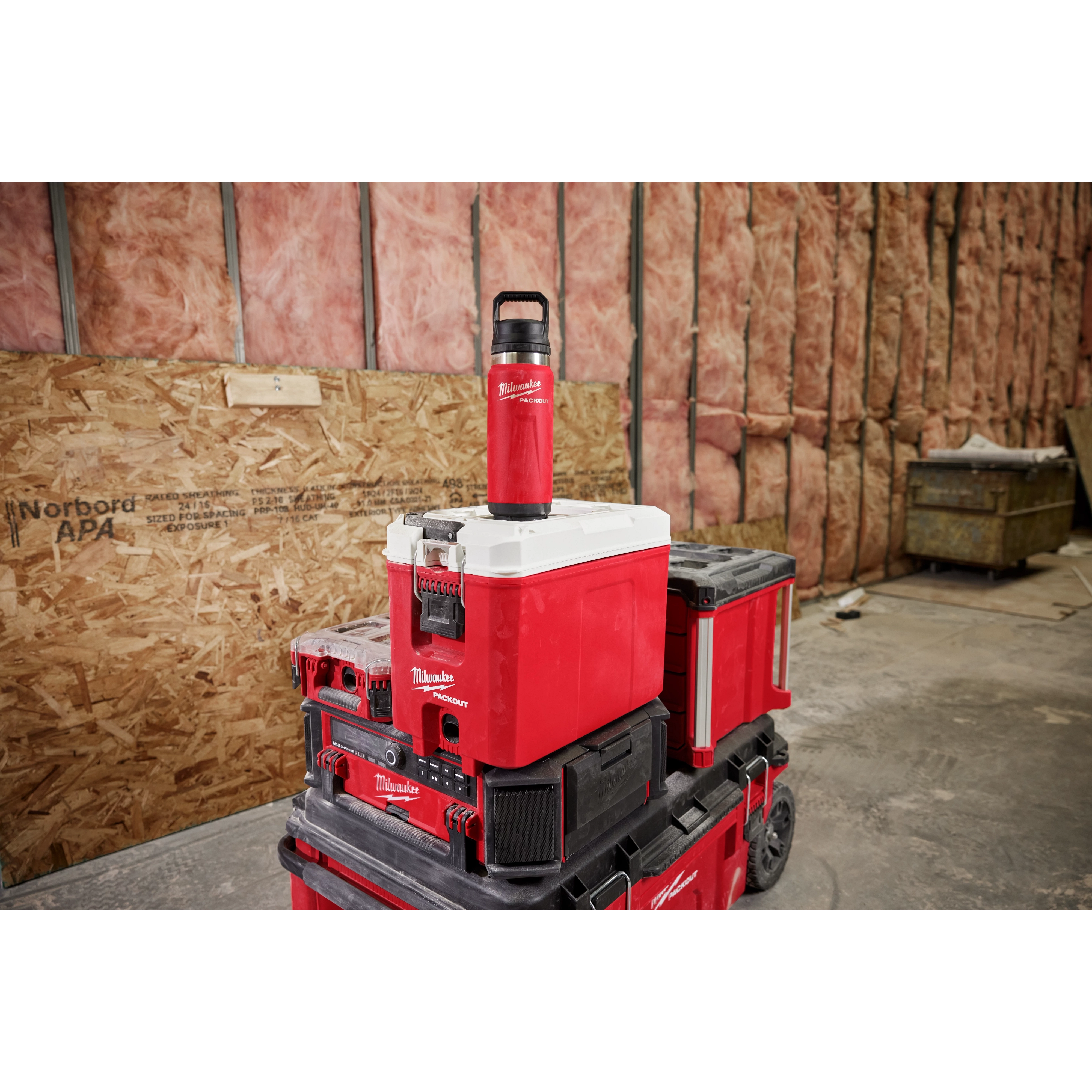 PACKOUT™ 24oz Insulated Bottle with Chug Lid